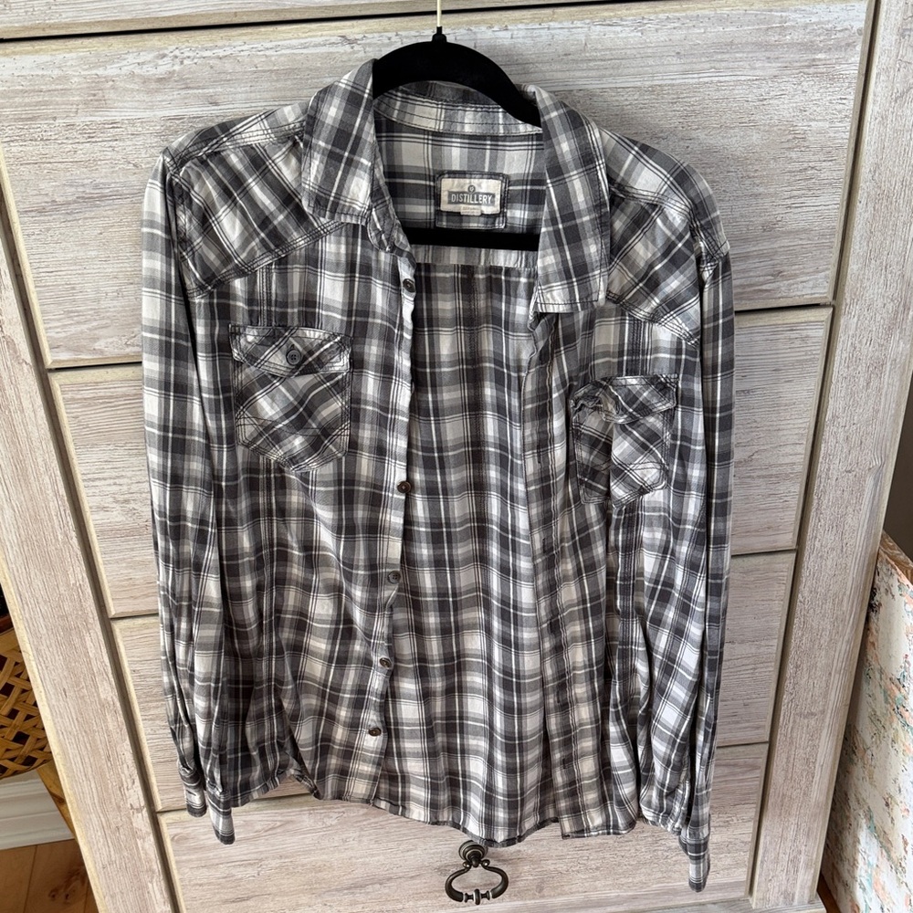 Casual Button Down Plaid Shirt - Black and White